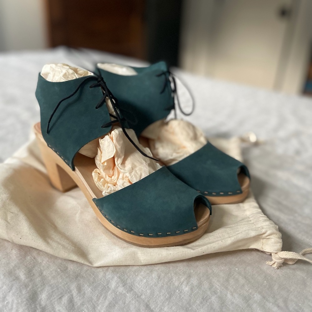 Bryr clogs, green peep toe heel with ties (rare style!) size 39